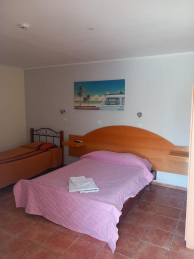 Bedroom 2, Nefama Pensao, Ourique