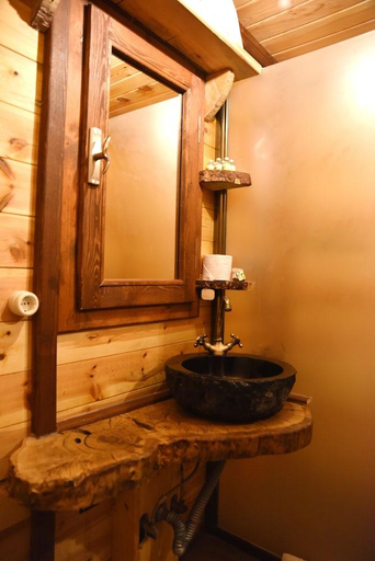 Bathroom 5, Fikri Atalay Konağı, Mengen