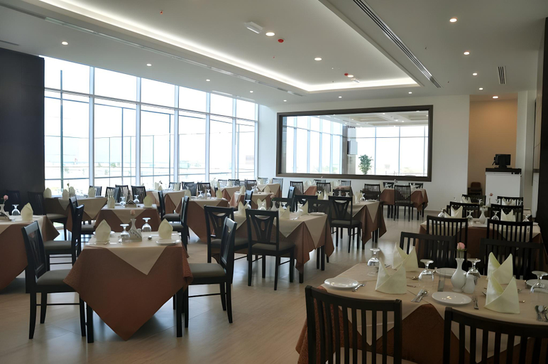 Food & Drinks 4, Sur Grand Hotel, Sur