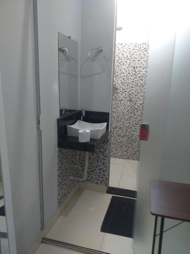 Bathroom 4, Uba Flat 101, Ubá