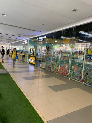 Food & Drinks 4, SHORE 2 MOA Staycation T2 U1712, Pasay City
