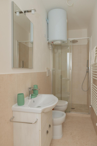 Bathroom 2, Nera Apartments, Perugia