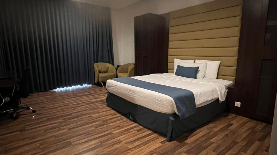 Bedroom 3, Golden Tulip Al Khobar Suites, Al Khobar