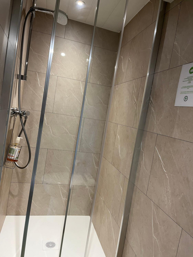 Bathroom 3, L Hirondelle du printemps 2, Somme
