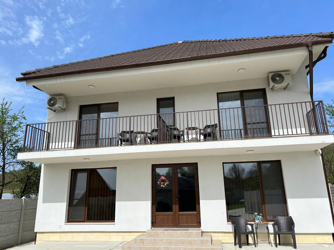 Others 4, Casa Natalia, Pietroasa