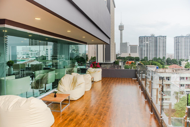 Food & Drinks 5, The Rizin Hotel Phratamnak, Pattaya