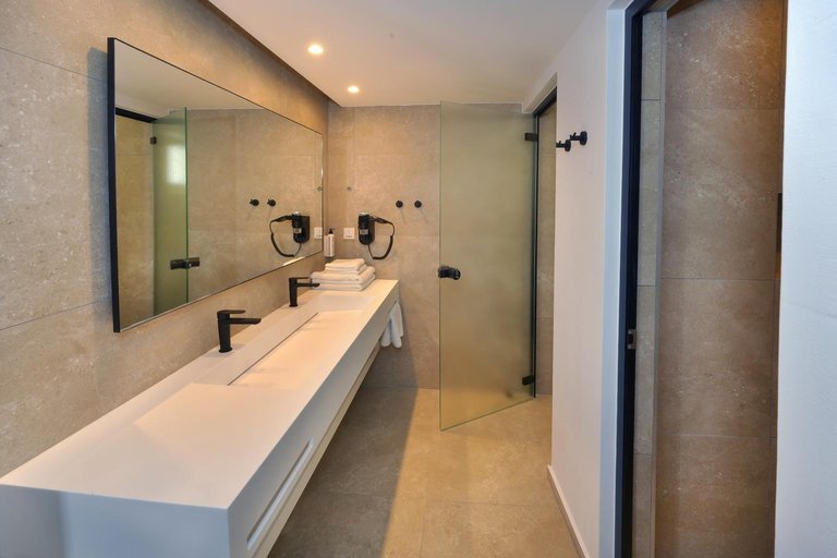 Others 4, Panas Villas