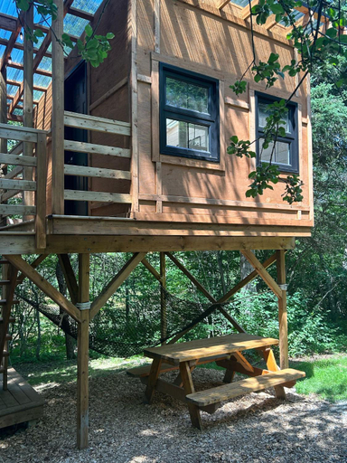 Others 4, Creekside RnR, Kent