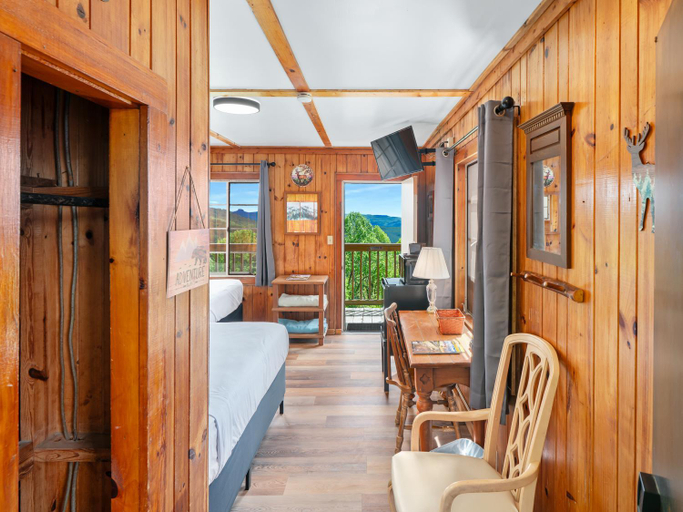 2, Alpine Inn, McDowell