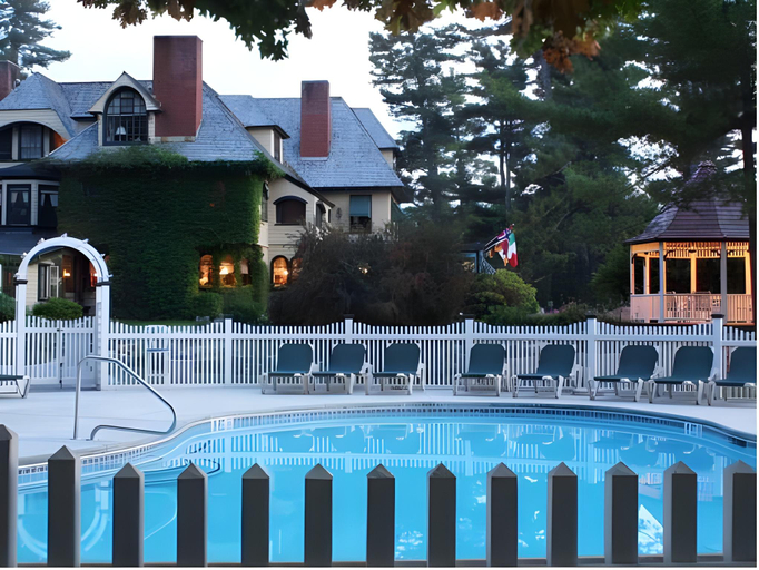 Sport & Beauty 2, Stonehurst Manor Breakfast & Dinner Included, Carroll