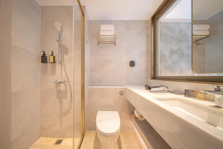 Bathroom 4, Hotel Benito, Kowloon