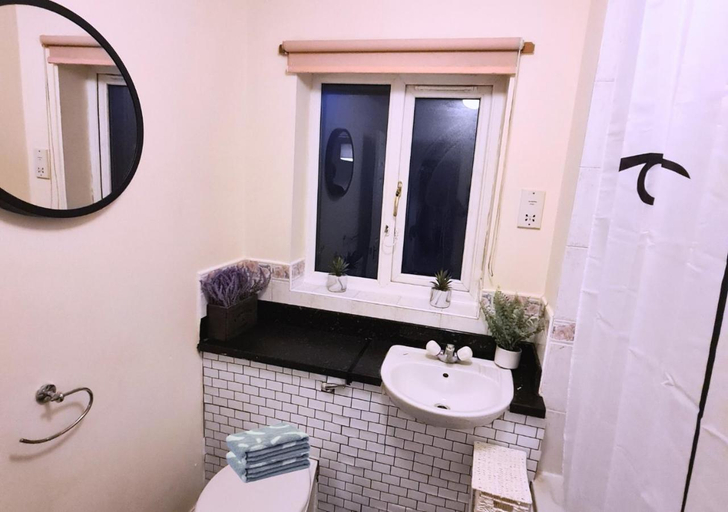 Bathroom 3, Silver View, Kent