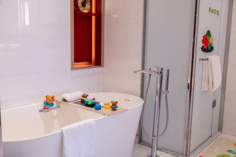 Bathroom 5, DoubleTree by Hilton Cangnan, Wenzhou