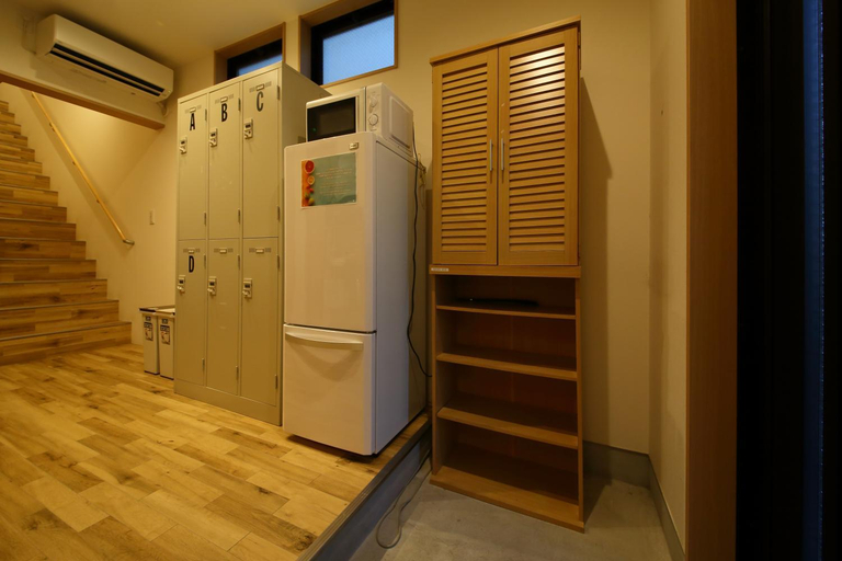 Others 2, Hiroei Hostel, Osaka