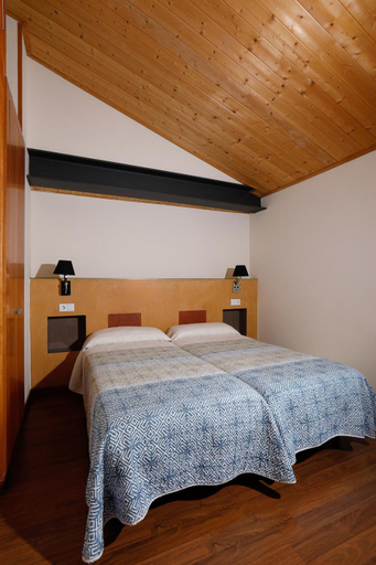 Bedroom 2, Hotel Restaurante Port d'Ager, Lleida
