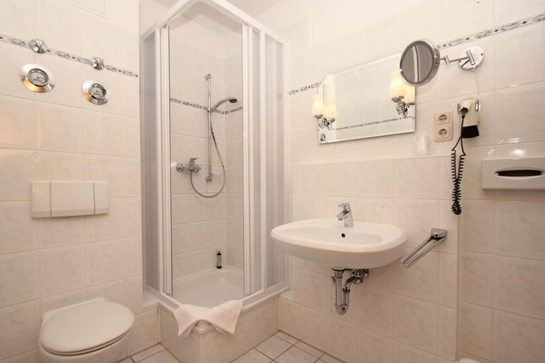 Bathroom 2, Appartementhaus mit Balkon im Ostseebad Gohren HM-01-09, Vorpommern-Rügen