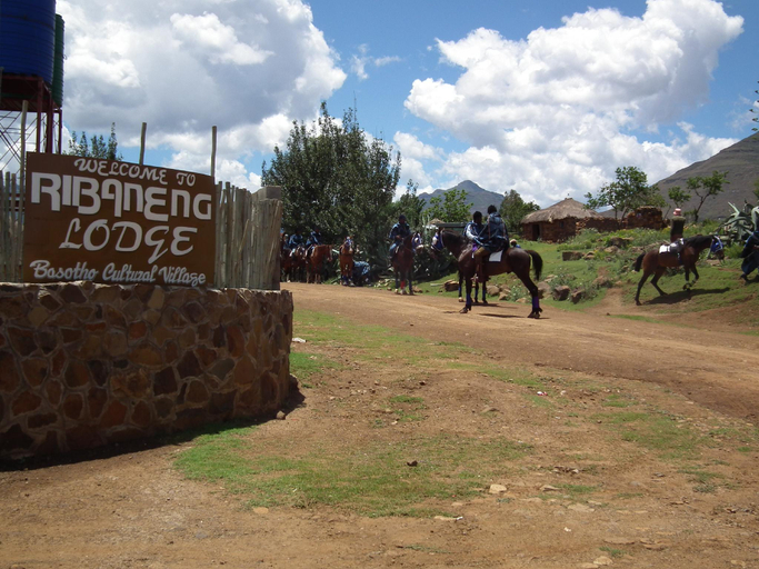 Others 3, Ribaneng Lodge and Cultural village
