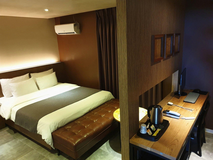 Bedroom 2, Sinjeongdong, Ulsan BANDI, Jung