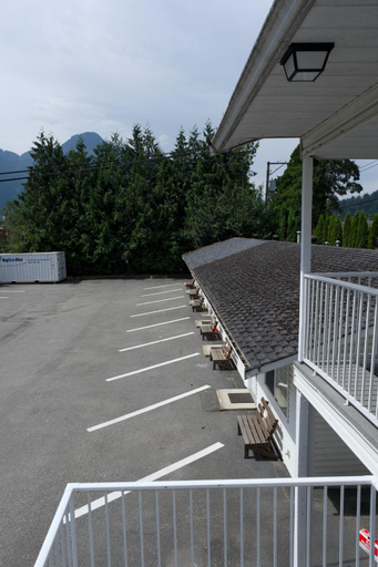 Others 5, Park Motel, Fraser Valley