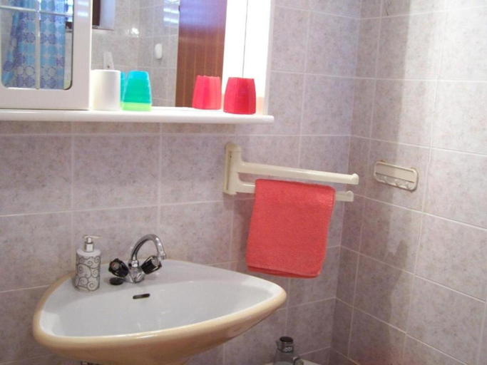 Bathroom 3, Apartments Maja, Novalja