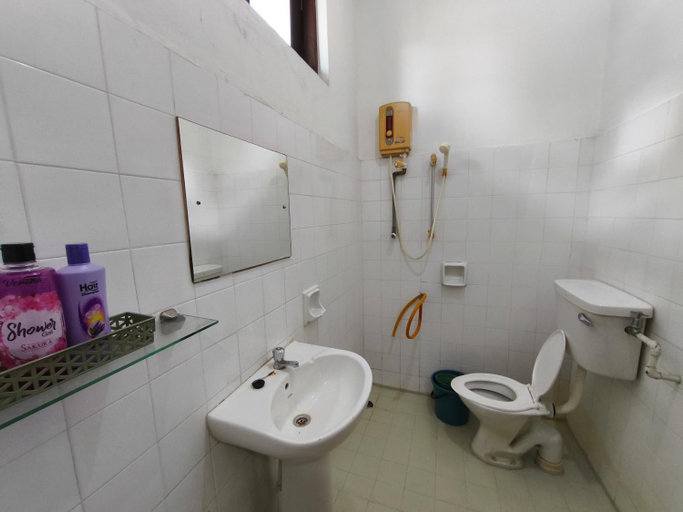 Bathroom 4, Qurata Riverside Resort, Kuala Terengganu