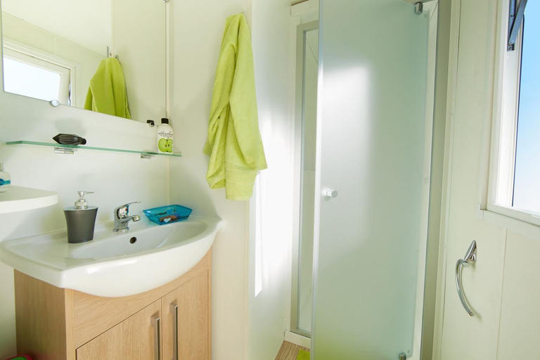 Bathroom, Camping Saint-Nazaire, Pyrénées-Orientales