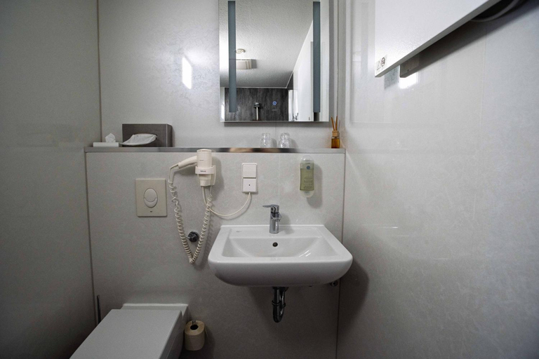 Bathroom 4, City Hotel Hannover, Region Hannover