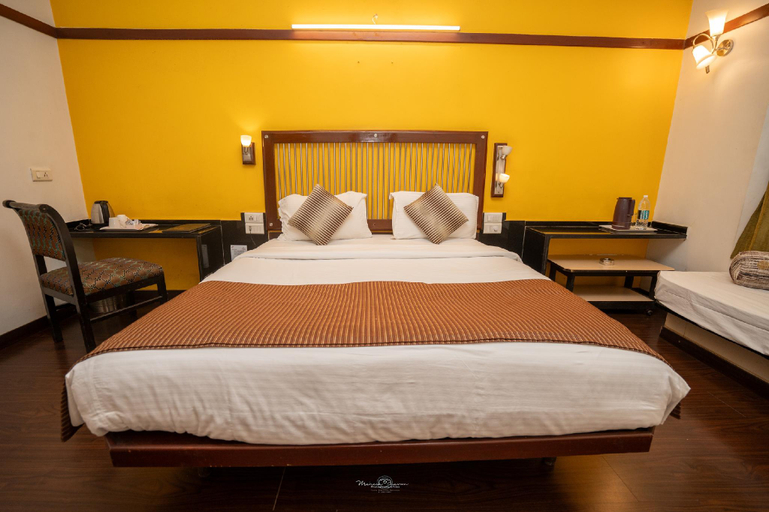 Bedroom 3, Hotel Vrishali Executive, Kolhapur