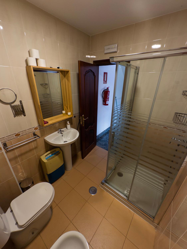 Bathroom 2, Albergue de Peregrinos La Espiral, A Coruña