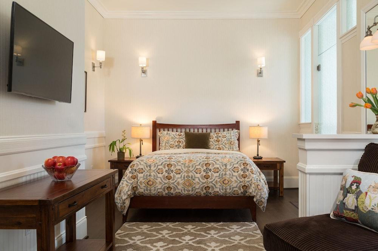 Bedroom 2, Cheshire Cat Inn, Santa Barbara