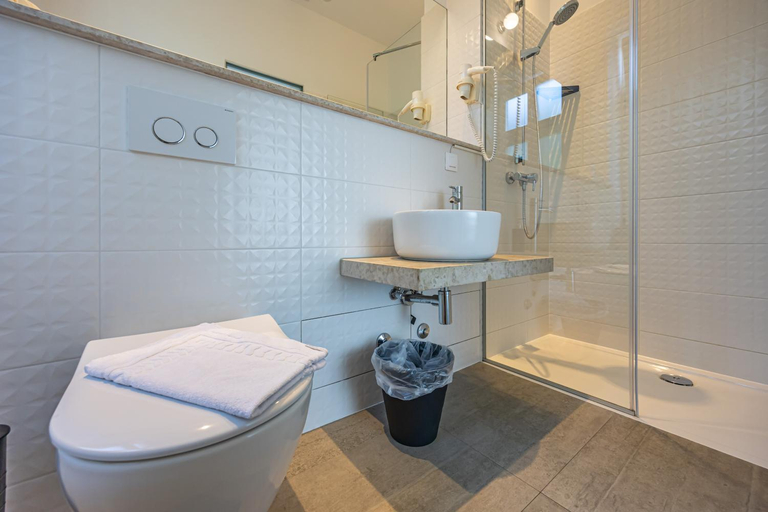 Bathroom 2, Villa Erika Crikvenica, Crikvenica