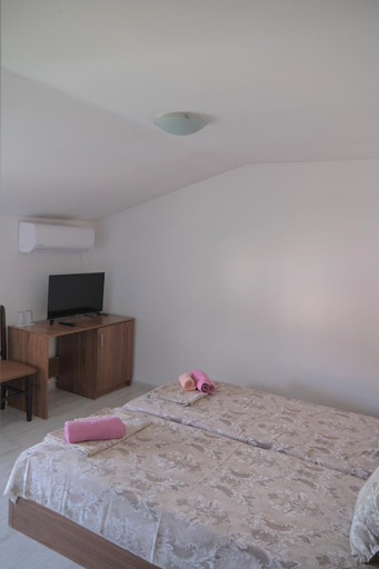 Others 3, Къща за гости Гергана, Samokov