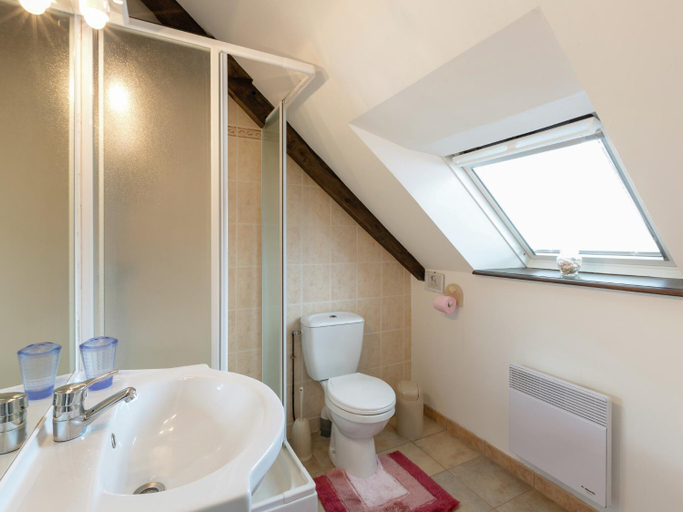 Bathroom 3, Cozy Garden Villa in Bonnemain, Ille-et-Vilaine