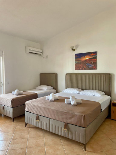 Bedroom 4, Holiday House