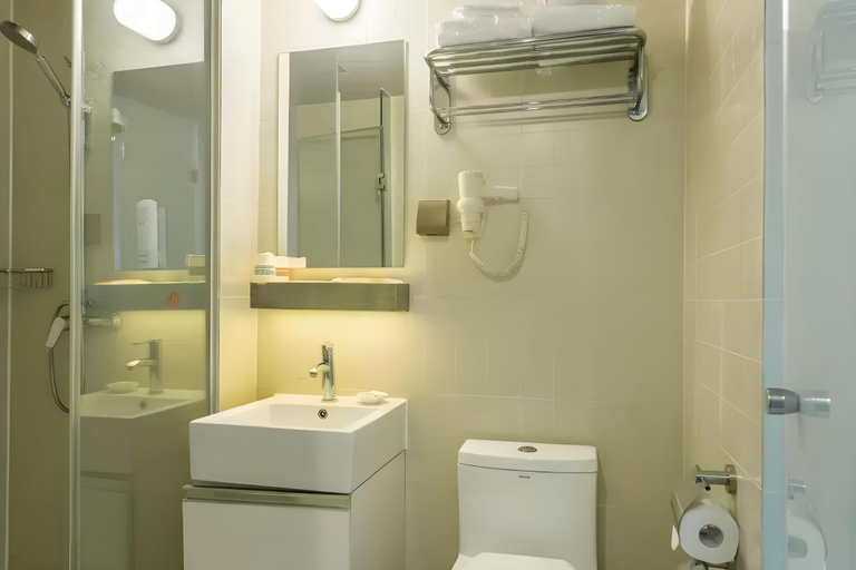 Bathroom 3, Jinjiang Inn Select Jining Jizhou Shangcheng South Huoju Road, Jining