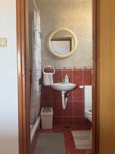 Bathroom, Sobe Matovinovic, Lovinac