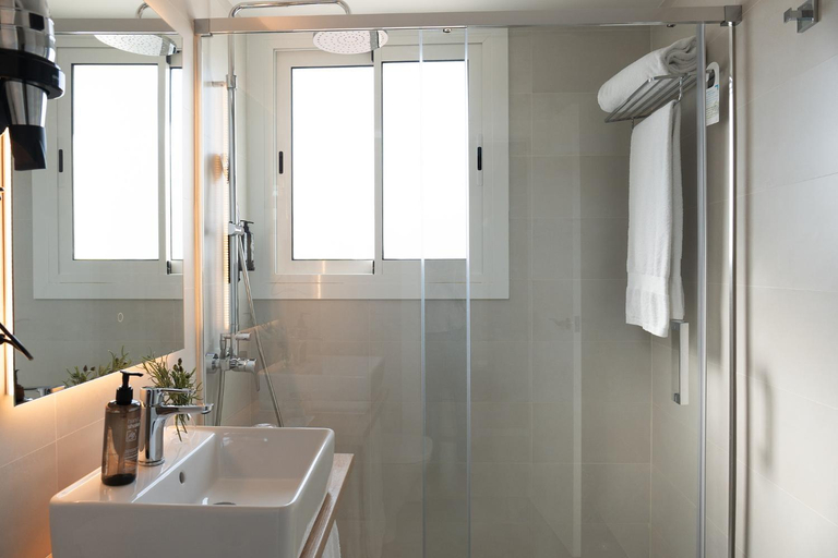 Bathroom 4, Tres Torres Atiram Hotel, Barcelona