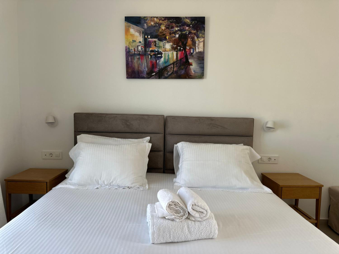 Bedroom 2, COSMOS Studios Iraklia, South Aegean