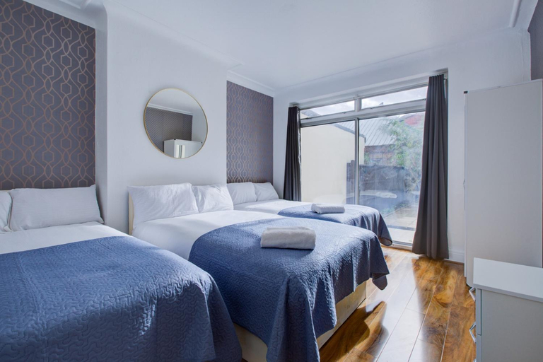 Bedroom 2, Tower Hotel, London