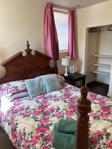 Bedroom 4, Sweet Afton, Blackpool