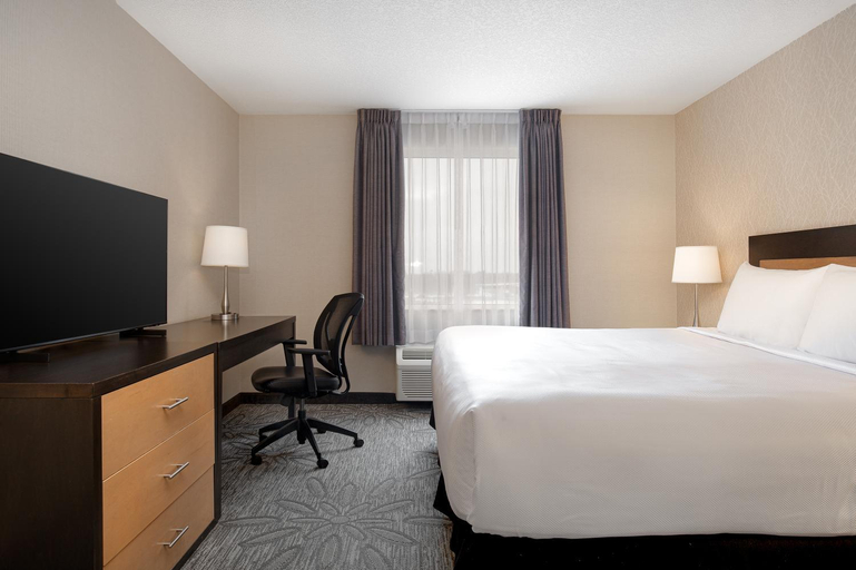 Bedroom 5, Quality Inn & Suites, Frontenac