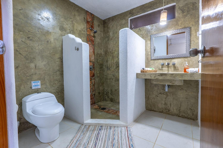 Bathroom 5, CasaPiedra, Dist. Pochutla