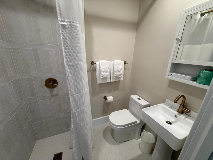 Bathroom 4, The Hartness House, Windsor