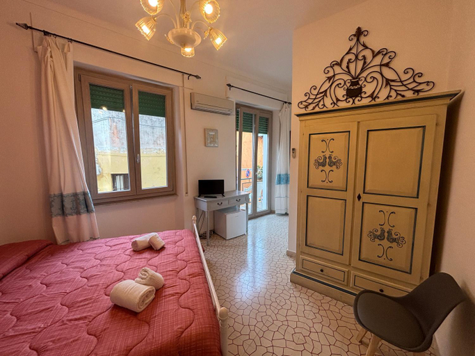 Bedroom 2, Regina margherita rooms stanza matrimoniale con bagno privato, Olbia-Tempio