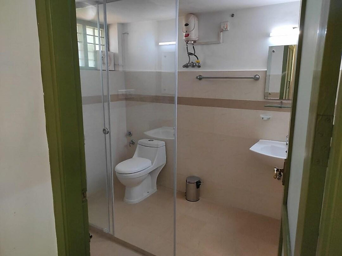Bathroom 5, Aanandakosha Ayurveda Retreat, Thiruvananthapuram