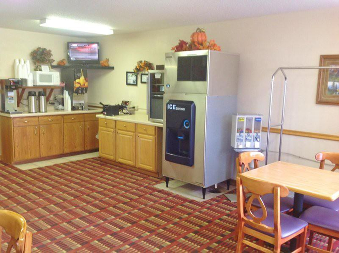 Food & Drinks 5, Americas Best Value Inn, Gogebic