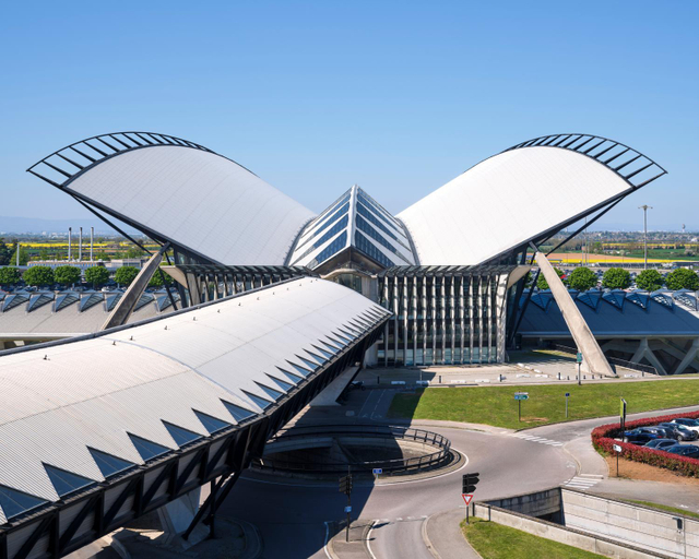 Exterior & Views 2, Hampton by Hilton Lyon Airport, Rhône