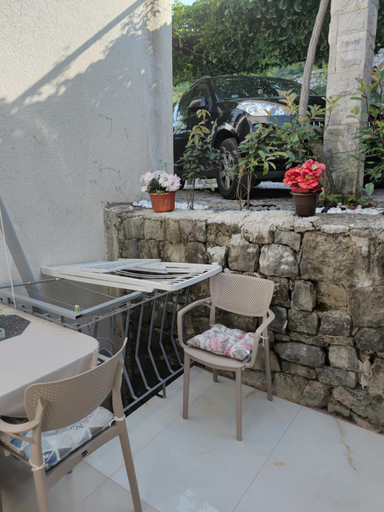 Others 4, Becic Apartments