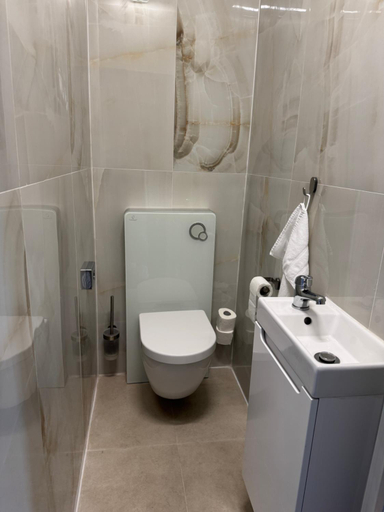 Bathroom 3, Hotel Tulipan Pruhonice, Praha - západ