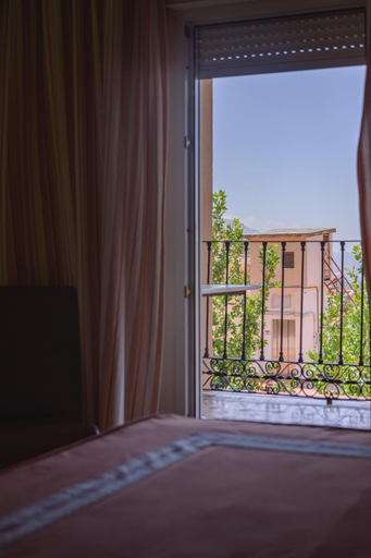 Others 4, Hotel Paraiso, Granada